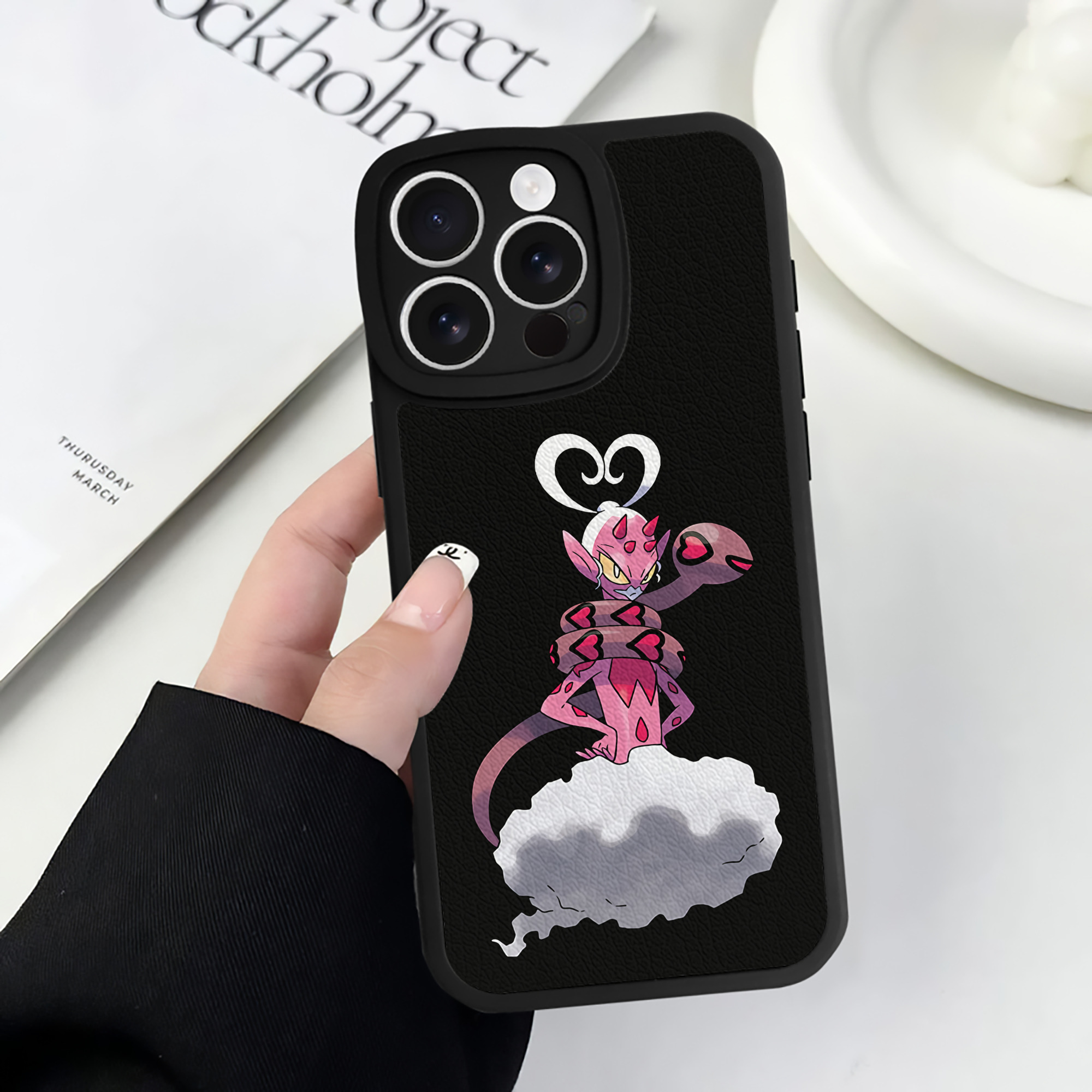 （画像用） ポケットモンスター Pokémon 【iPhone 16シリーズ対応】シリコンスマホケース（レザー調） 材質：シリコン